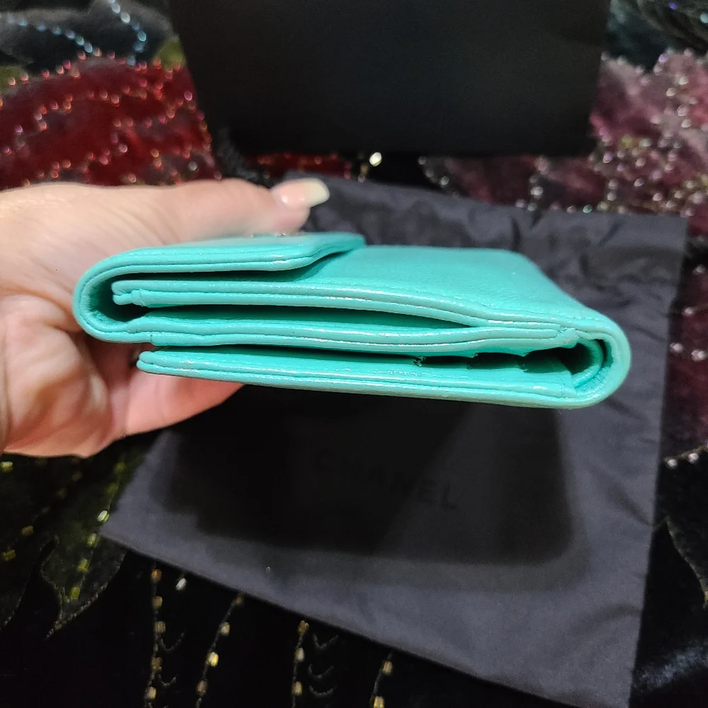 Chanel Iridescent Wallet - Picture 6 of 17